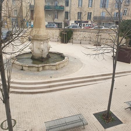 Charmant Appartement Coeur Village Provencal Льомбеск Стая снимка